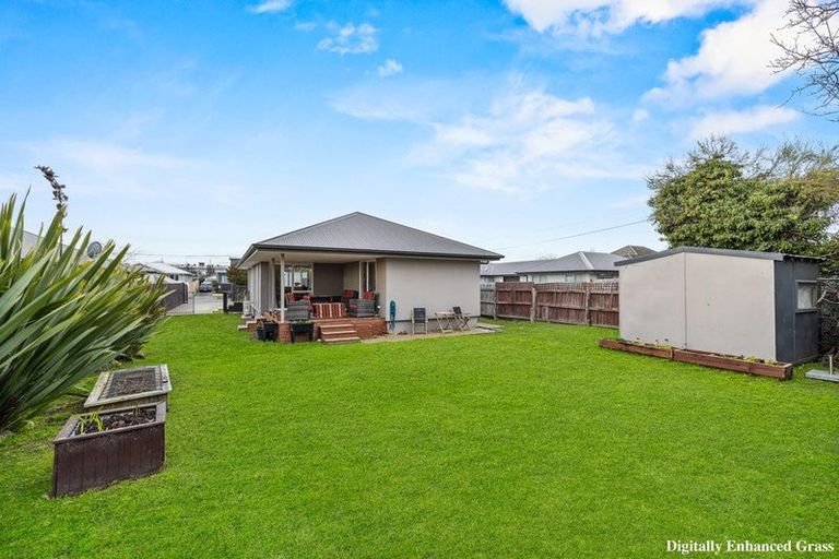 Photo of property in 14 Shortland Street, Wainoni, Christchurch, 8061