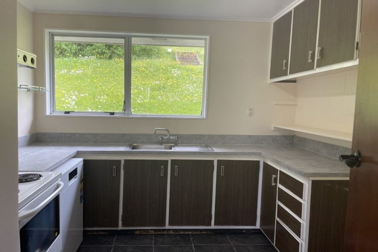 Photo of property in 20a Bloomsbury Grove, Newlands, Wellington, 6037