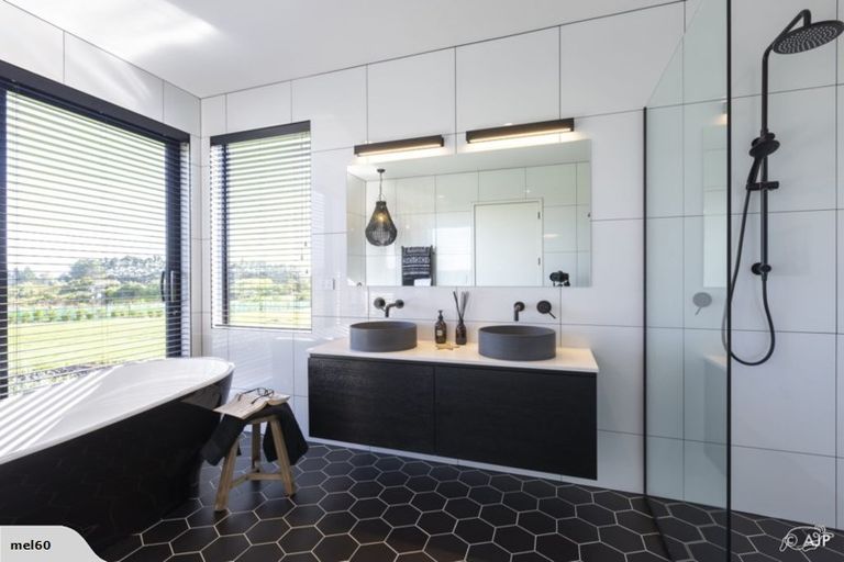 Photo of property in 15 Kotuku Road, Waiuku, 2682