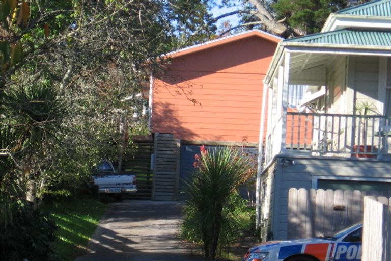 Photo of property in 38 Candia Road, Swanson, Auckland, 0614