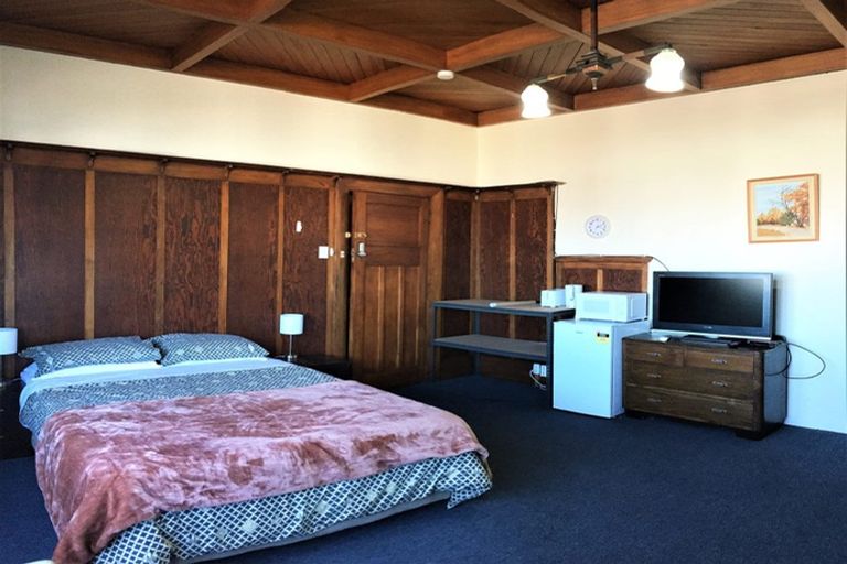 Photo of property in 82 Manor Place, Dunedin Central, Dunedin, 9016