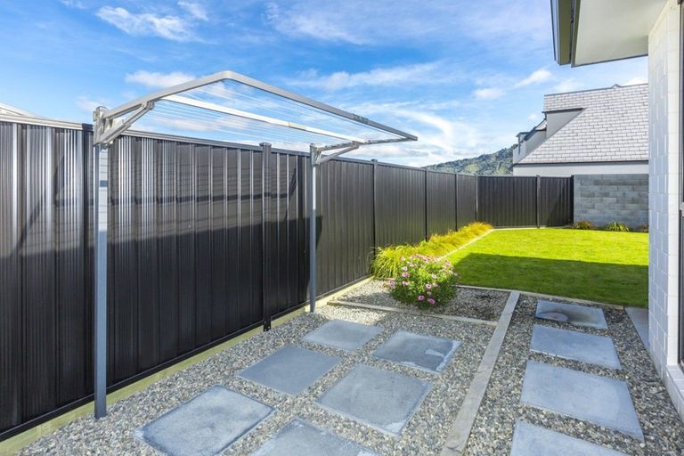 Photo of property in 13 Vernon Grove, Brown Owl, Upper Hutt, 5018
