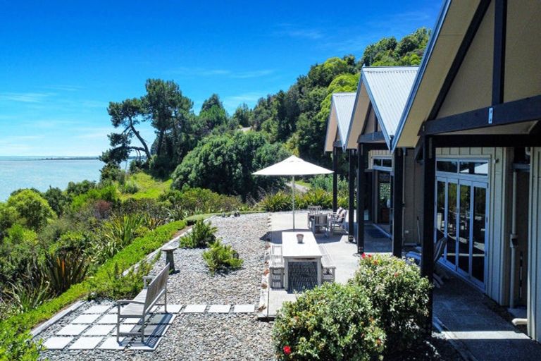 Photo of property in 8 Ohiwa Cove Rise, Waiotahe, Opotiki, 3198
