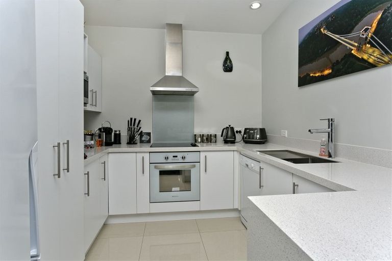 Photo of property in 128a Glamorgan Drive, Torbay, Auckland, 0630