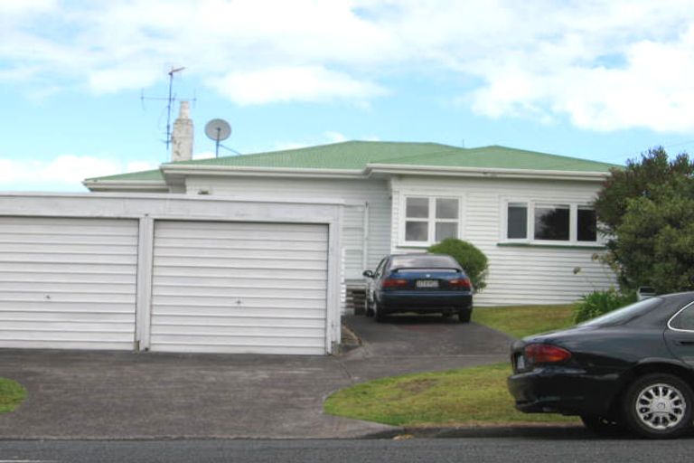 Photo of property in 20 Kowhai Road, Campbells Bay, Auckland, 0630