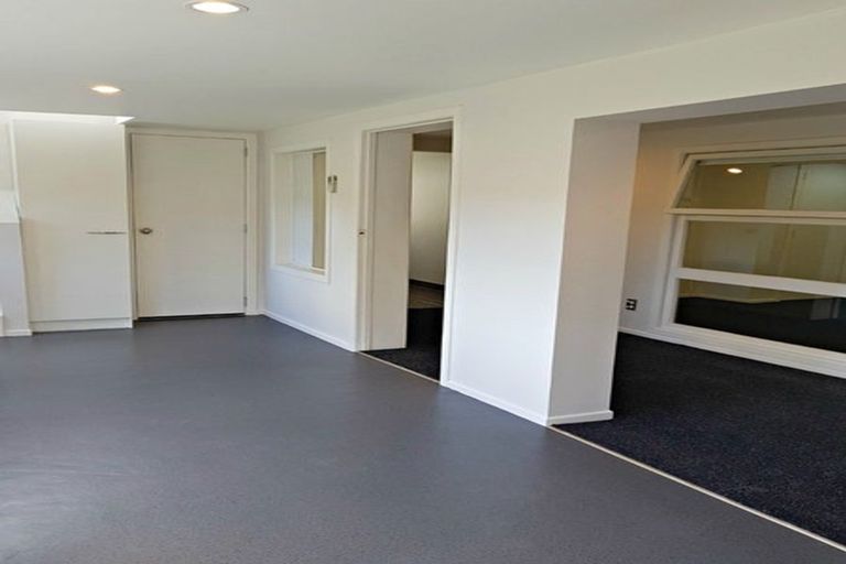 Photo of property in 92 Browns Bay Road, Rothesay Bay, Auckland, 0630