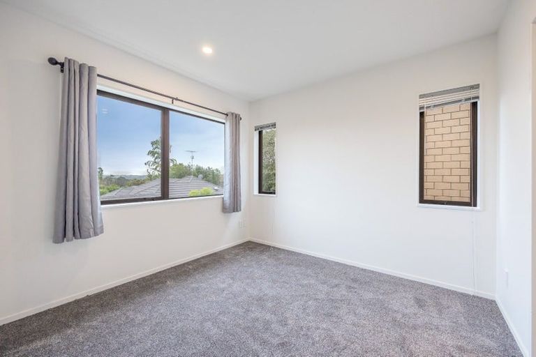 Photo of property in 13c Tenbless Court, Unsworth Heights, Auckland, 0632