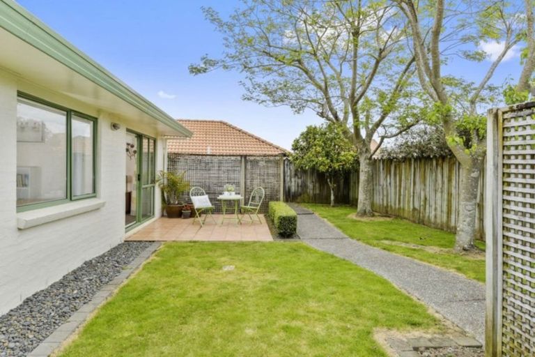 Photo of property in 6 Orohena Close, Northpark, Auckland, 2013