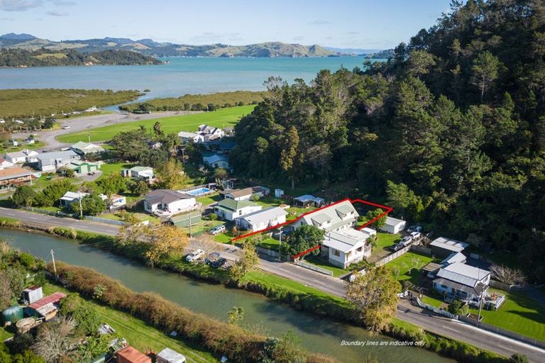 Photo of property in 185 Hauraki Road, Coromandel, 3506