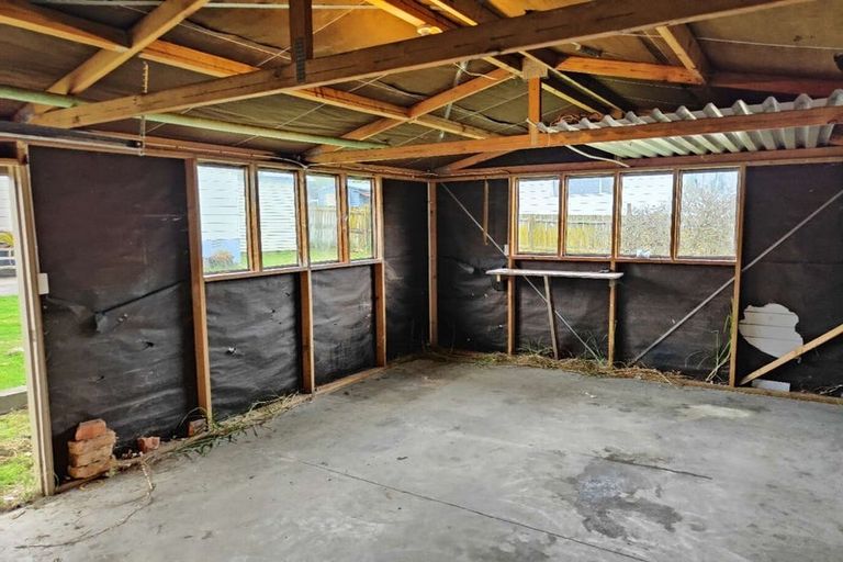 Photo of property in 15 Bundena Place, Clendon Park, Auckland, 2103