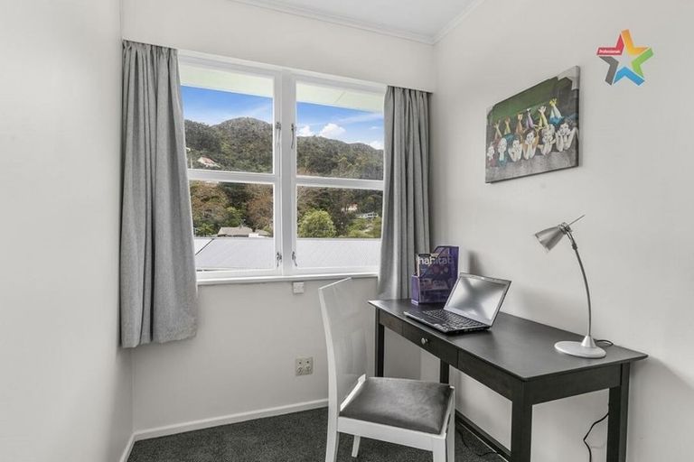 Photo of property in 5 Heather Grove, Fairfield, Lower Hutt, 5011