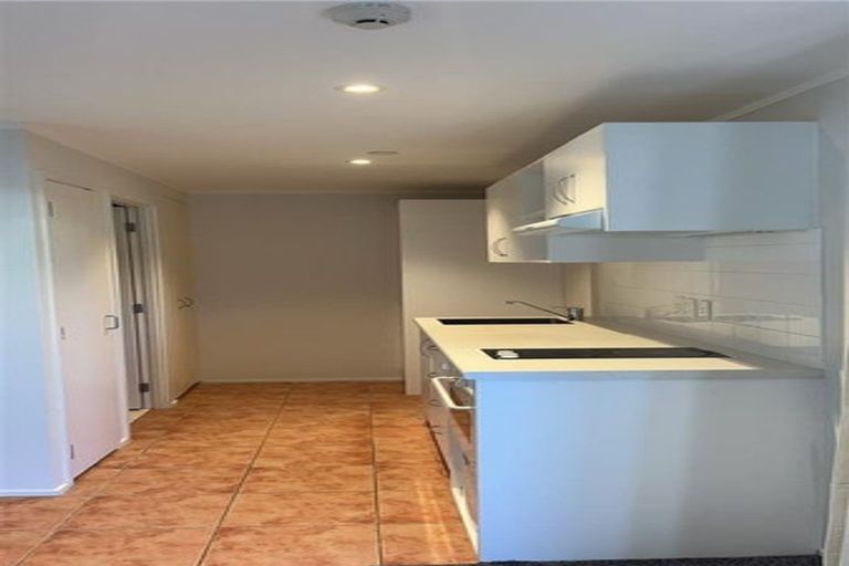 Photo of property in 8a/30 Westward Ho, Glen Eden, Auckland, 0602