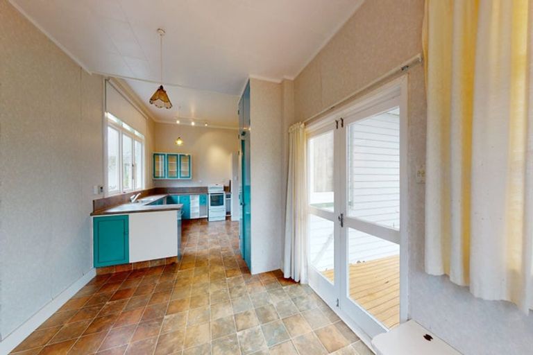 Photo of property in 28 Peakes Road, Saint Johns Hill, Whanganui, 4501