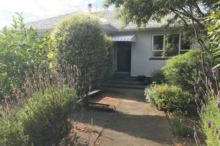 Photo of property in 4 Moana Crescent, Blagdon, New Plymouth, 4310