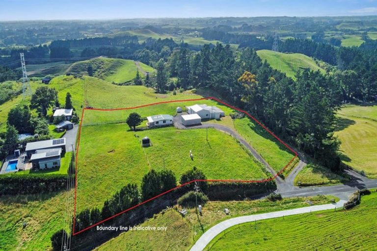 Photo of property in 435 Barrett Road, Omata, New Plymouth, 4374