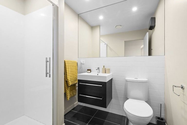 Photo of property in 9/2 Stone Street, Miramar, Wellington, 6022