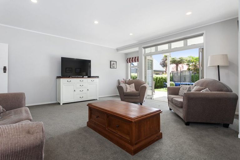 Photo of property in 32 Queen Street, Cambridge, 3434