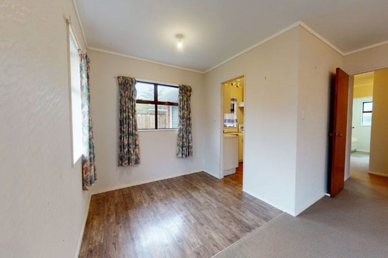 Photo of property in 2/76 Cambridge Terrace, Waterloo, Lower Hutt, 5011