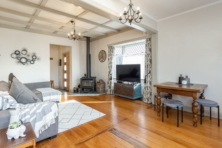 Photo of property in 208 Mayfair Avenue, Mayfair, Hastings, 4122