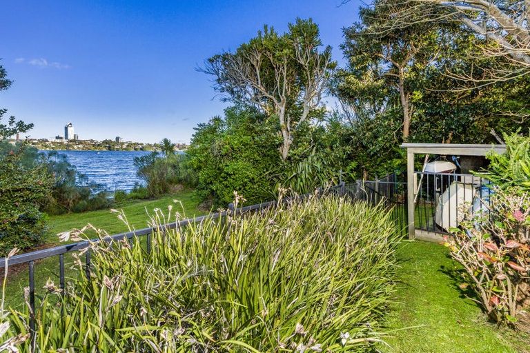 Photo of property in 47 Sylvan Park Avenue, Milford, Auckland, 0620