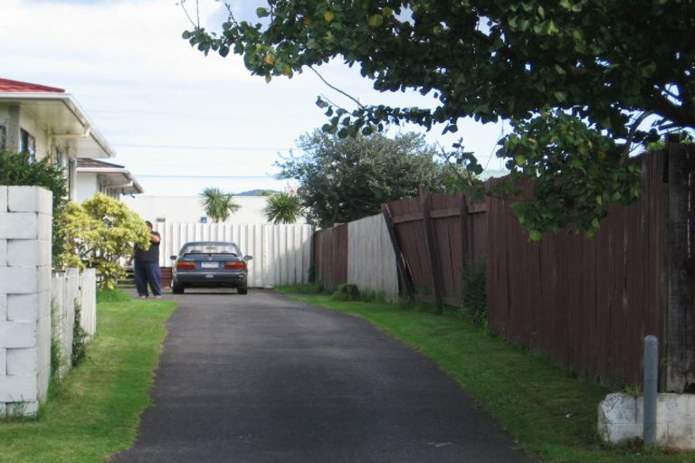 Photo of property in 1/4 Tango Place, Henderson, Auckland, 0610