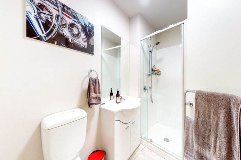 Photo of property in Atrium Towers, 5p/154 The Terrace, Wellington Central, Wellington, 6011