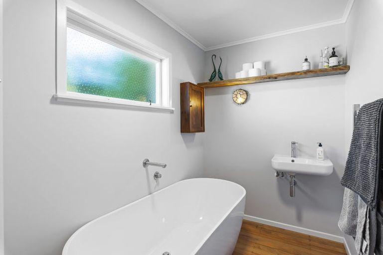 Photo of property in 25 Glen Road, Raumati South, Paraparaumu, 5032