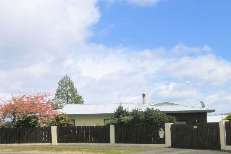 Photo of property in 37 Otupai Street, Two Mile Bay, Taupo, 3330