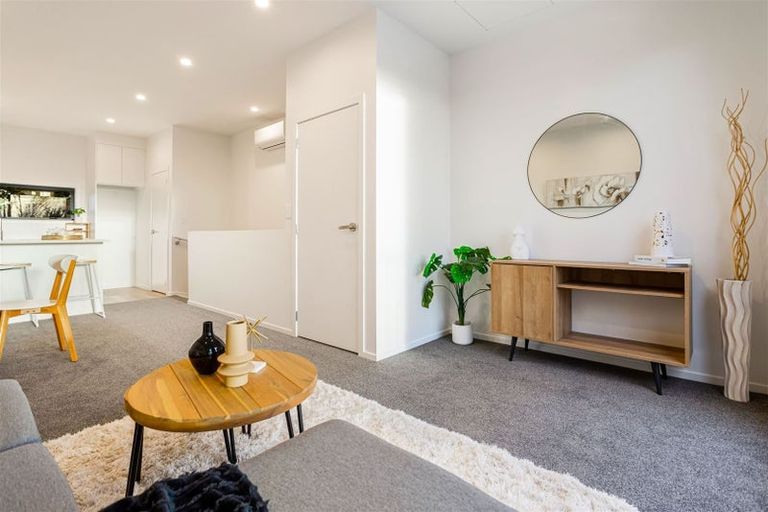 Photo of property in 13 Meg Lane, Glen Eden, 0602