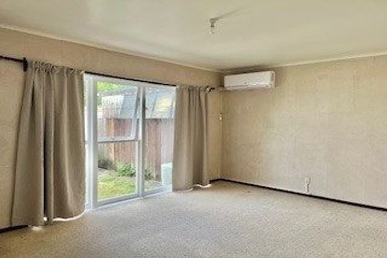 Photo of property in 6/17 Swanson Road, Henderson, Auckland, 0610