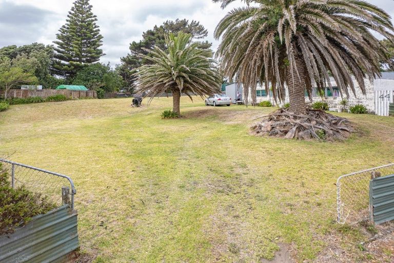 Photo of property in 44 Rangiora Street, Castlecliff, Wanganui, 4501