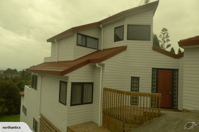 Photo of property in 86 Wade River Road, Stanmore Bay, Whangaparaoa, 0932