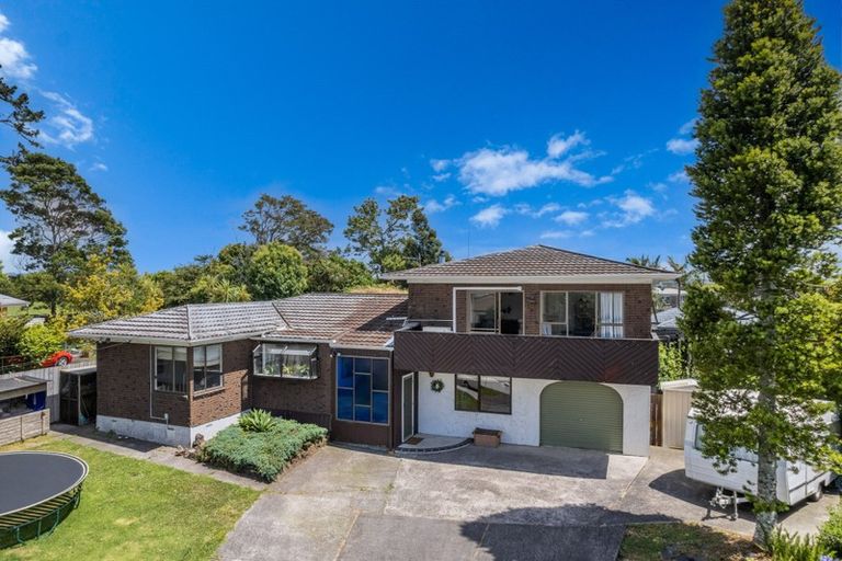 Photo of property in 10 Porter Avenue, Te Atatu South, Auckland, 0610