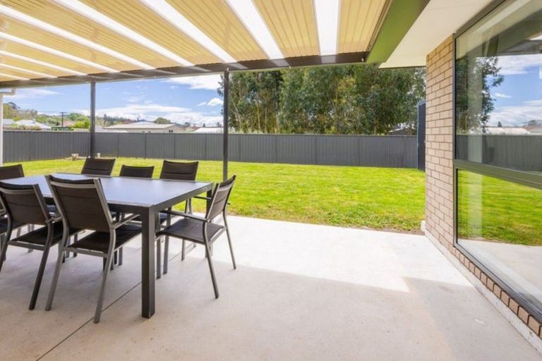 Photo of property in 2 Bibby Street, Waipawa, 4210