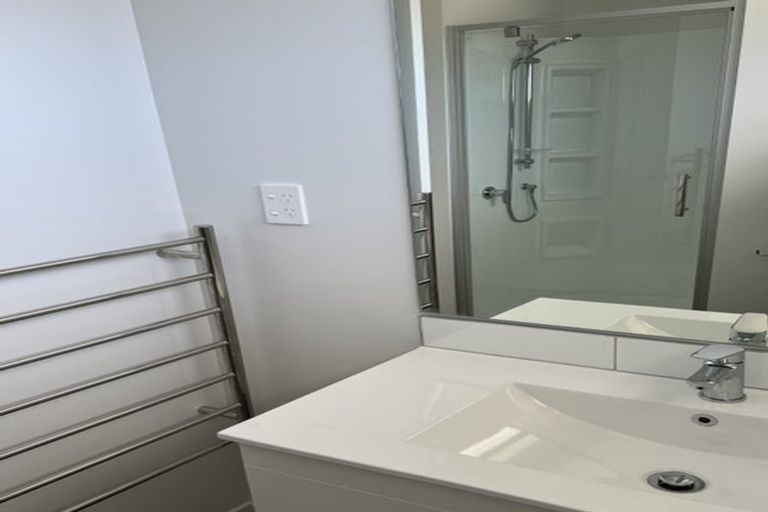 Photo of property in 6 Turtleback Avenue, Whitby, Porirua, 5024