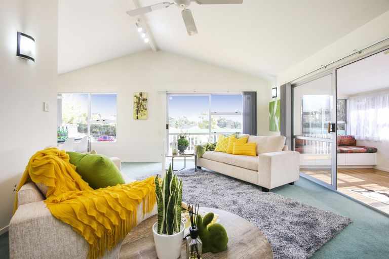 Photo of property in 3 Malmo Place, Massey, Auckland, 0614