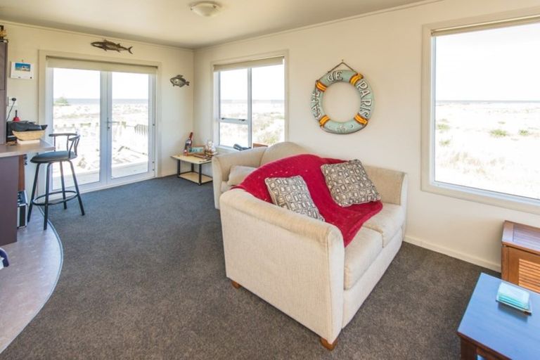 Photo of property in 29 Nukumaru Parade, Waiinu Beach, Whanganui, 4588