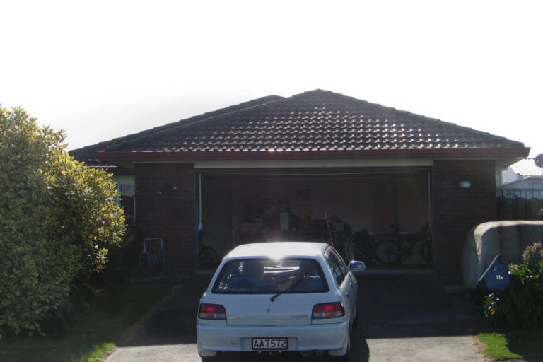 Photo of property in 11c Channing Crescent, Botany Downs, Auckland, 2010
