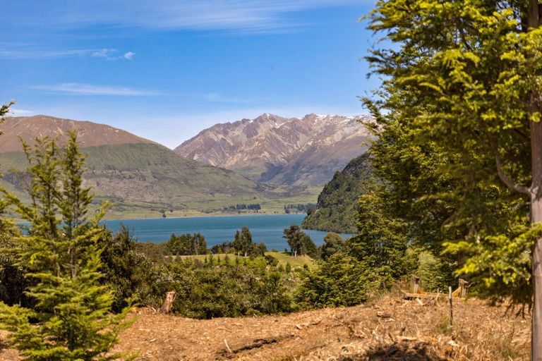 Photo of property in 19 Haast Eagle Road, Mount Creighton, 9371