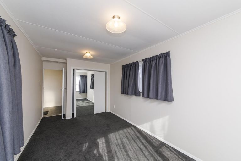 Photo of property in 21 Vernon Avenue, Takaro, Palmerston North, 4412