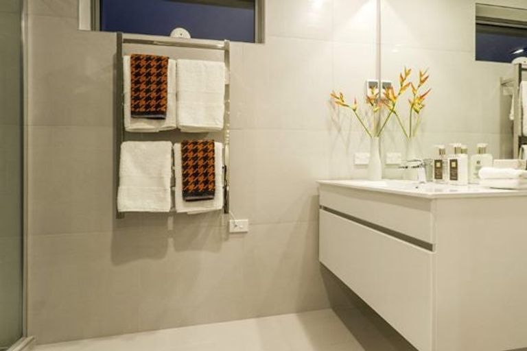 Photo of property in 68a Arran Road, Browns Bay, Auckland, 0630