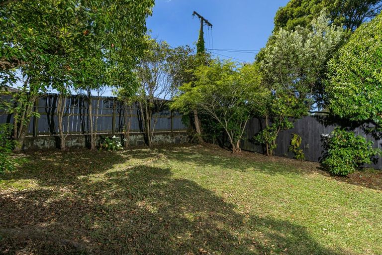 Photo of property in 1/84 West Coast Road, Glen Eden, Auckland, 0602