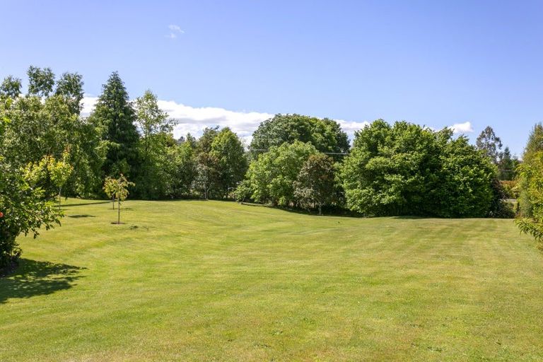 Photo of property in 71 Gillespie Place, Acacia Bay, Taupo, 3385
