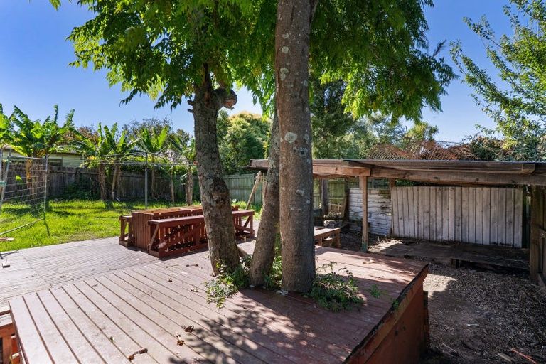 Photo of property in 81 Onewa Road, Northcote, Auckland, 0627