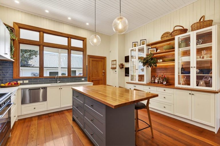 Photo of property in 503 King Street South, Hastings, 4122