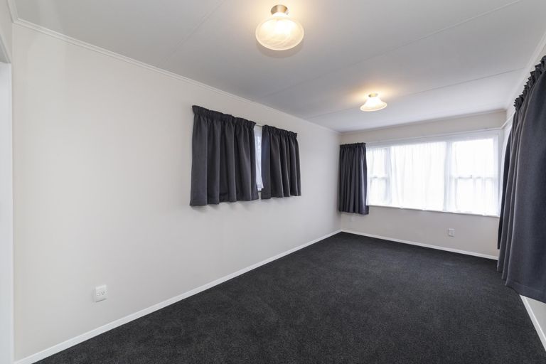 Photo of property in 21 Vernon Avenue, Takaro, Palmerston North, 4412