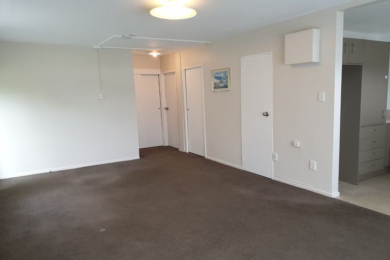 Photo of property in 1/126 Redwood Avenue, Tawa, Wellington, 5028