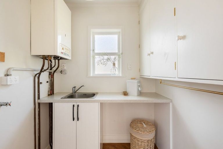 Photo of property in 25 Glen Almond Street, New Plymouth, 4310