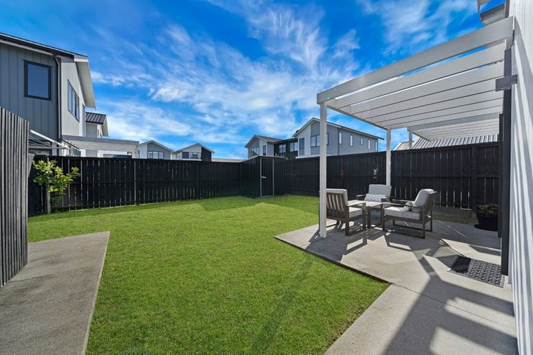 Photo of property in 12 Hoiho Road, Pukekohe, 2120