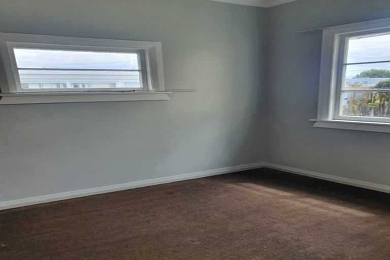 Photo of property in 129 Cambridge Street, Levin, 5510